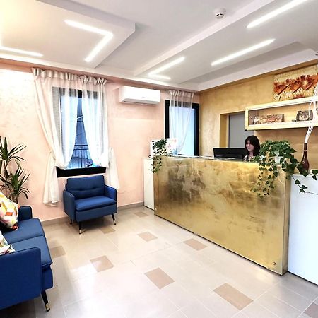 Hotel Adria Nuova リミニ エクステリア 写真