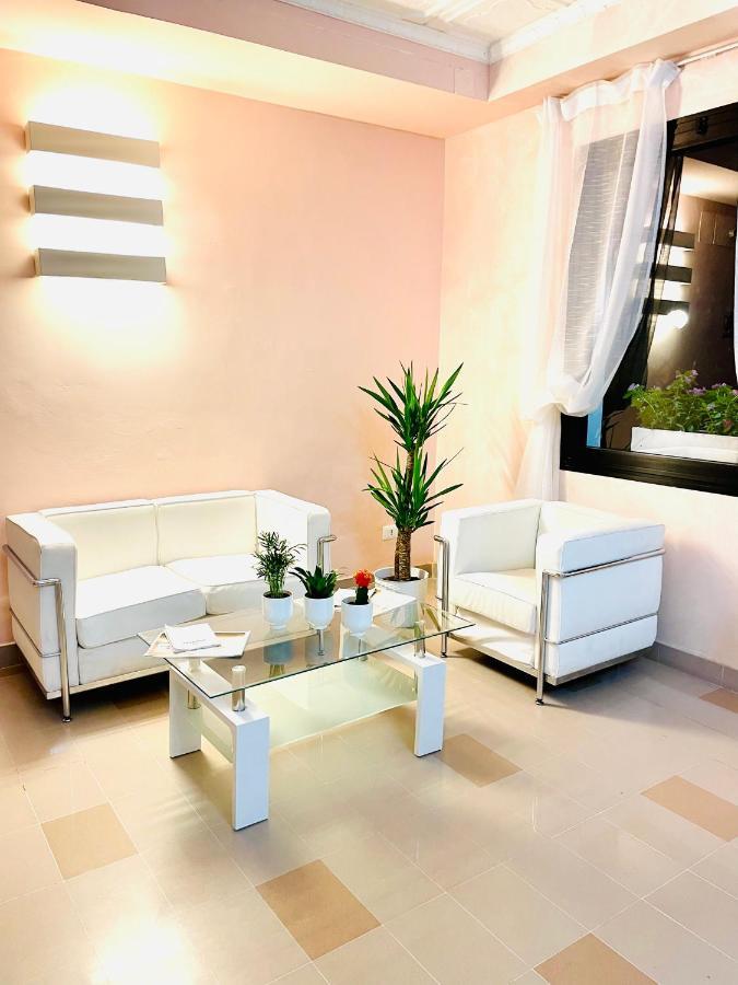 Hotel Adria Nuova リミニ エクステリア 写真