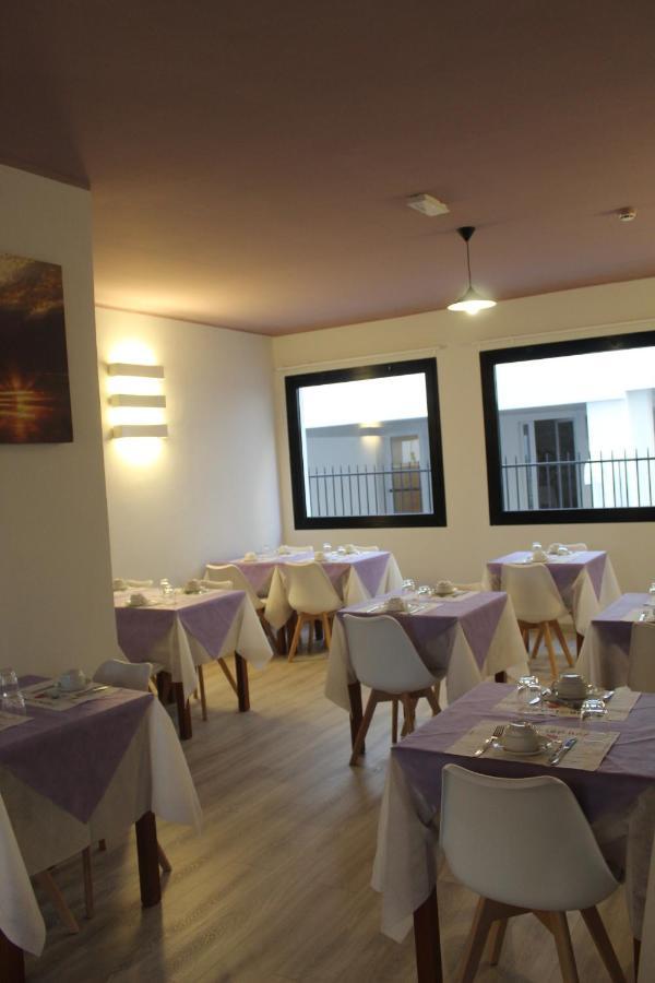 Hotel Adria Nuova リミニ エクステリア 写真