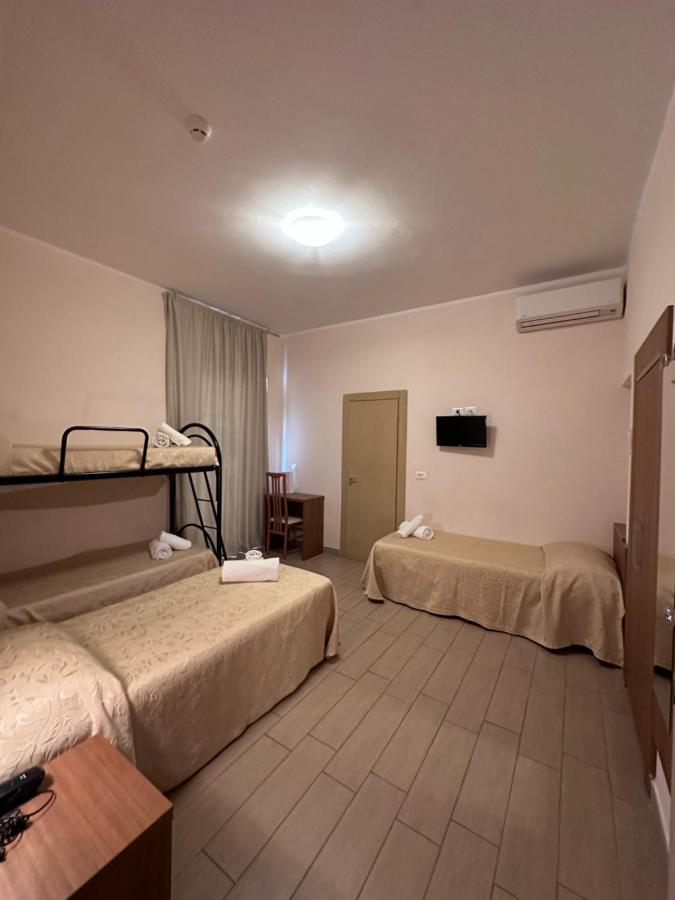 Hotel Adria Nuova リミニ エクステリア 写真